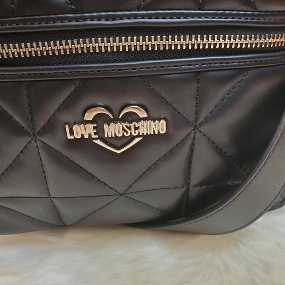 𝅺LOVE Moschino Borsa Pu Nero quilted backpack NWT - Picture 4 of 9